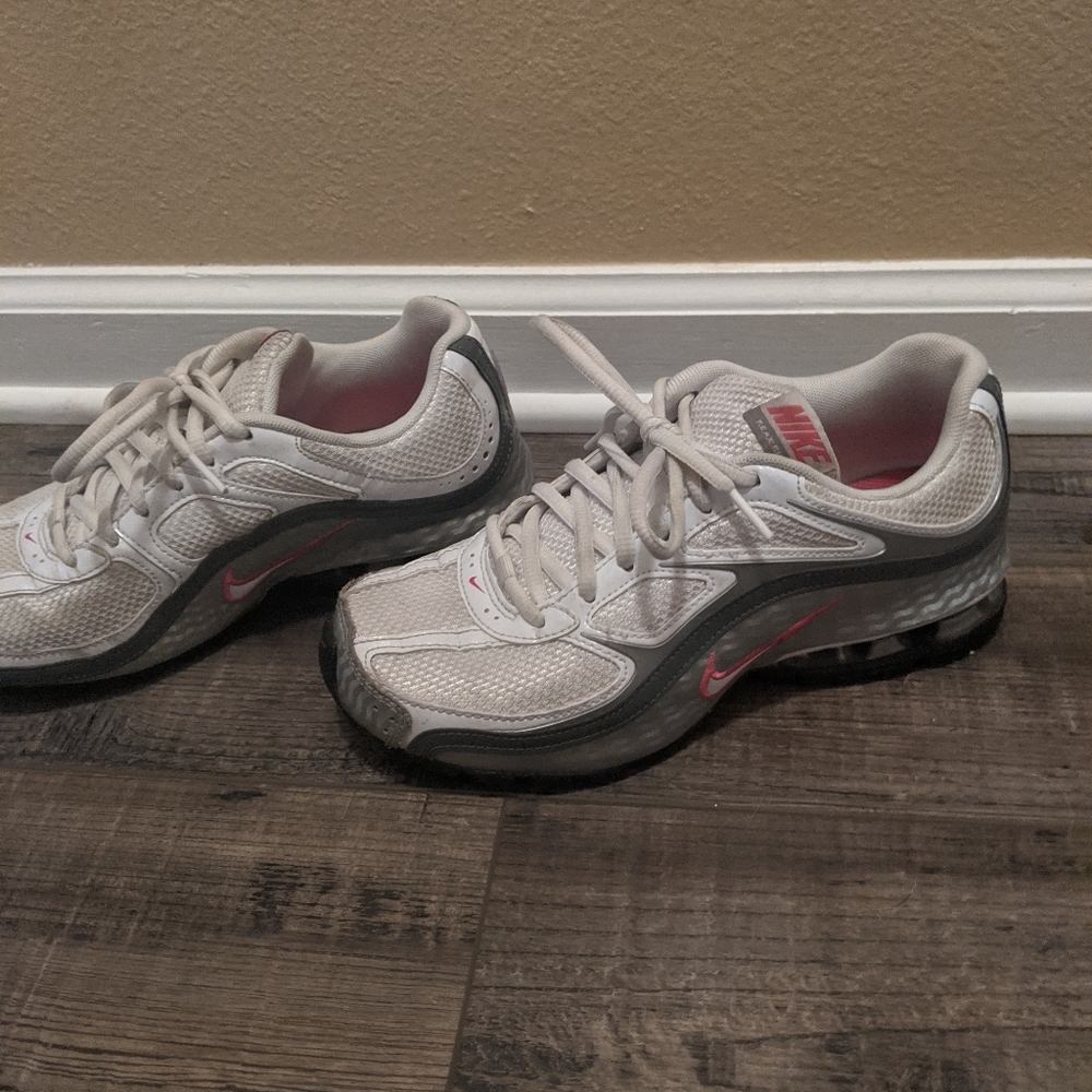 Nike reax